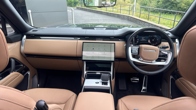 Land Rover Range Rover 3.0 D300 Autobiography 4dr Auto Diesel Estate - Image 9